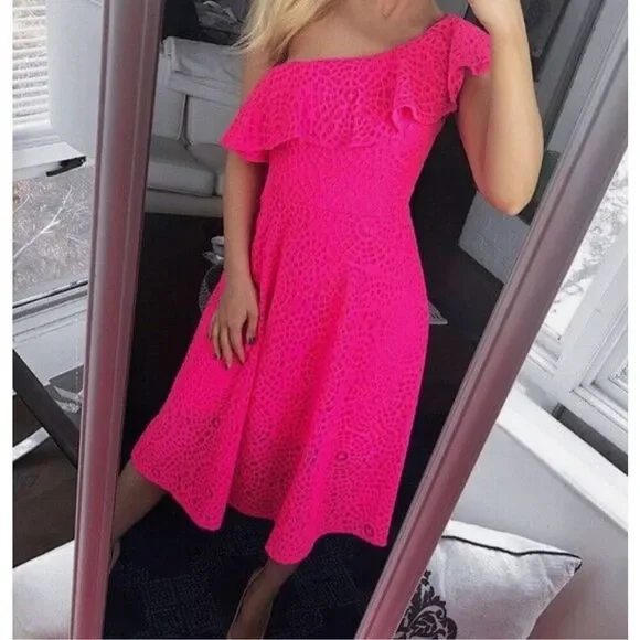 Lilly Pulitzer New size 2 bright pink Callisto lace dress - Picture 2 of 10
